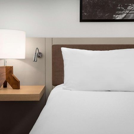 Hilton Garden Inn Colorado Springs North Екстериор снимка