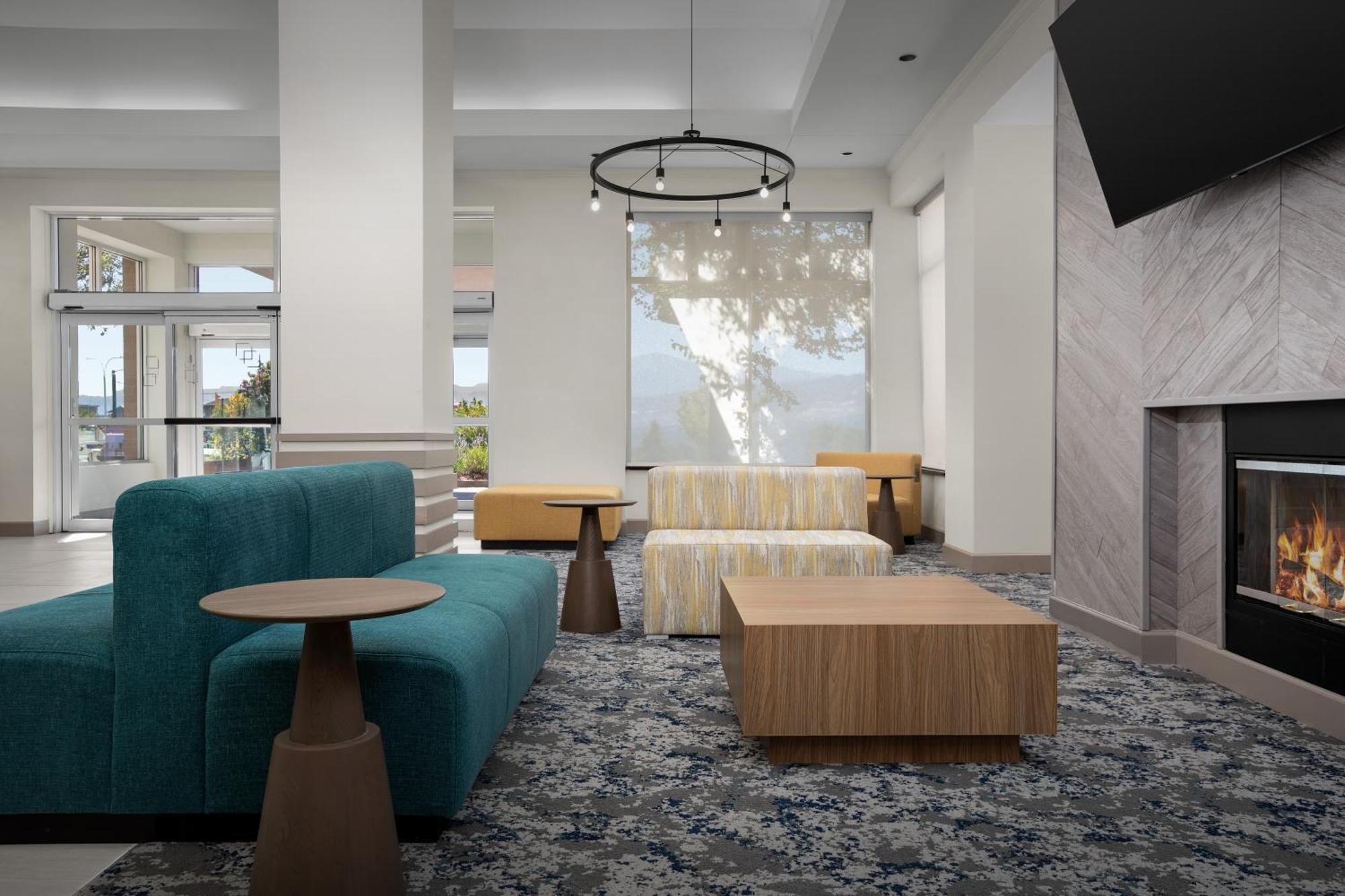 Hilton Garden Inn Colorado Springs North Екстериор снимка
