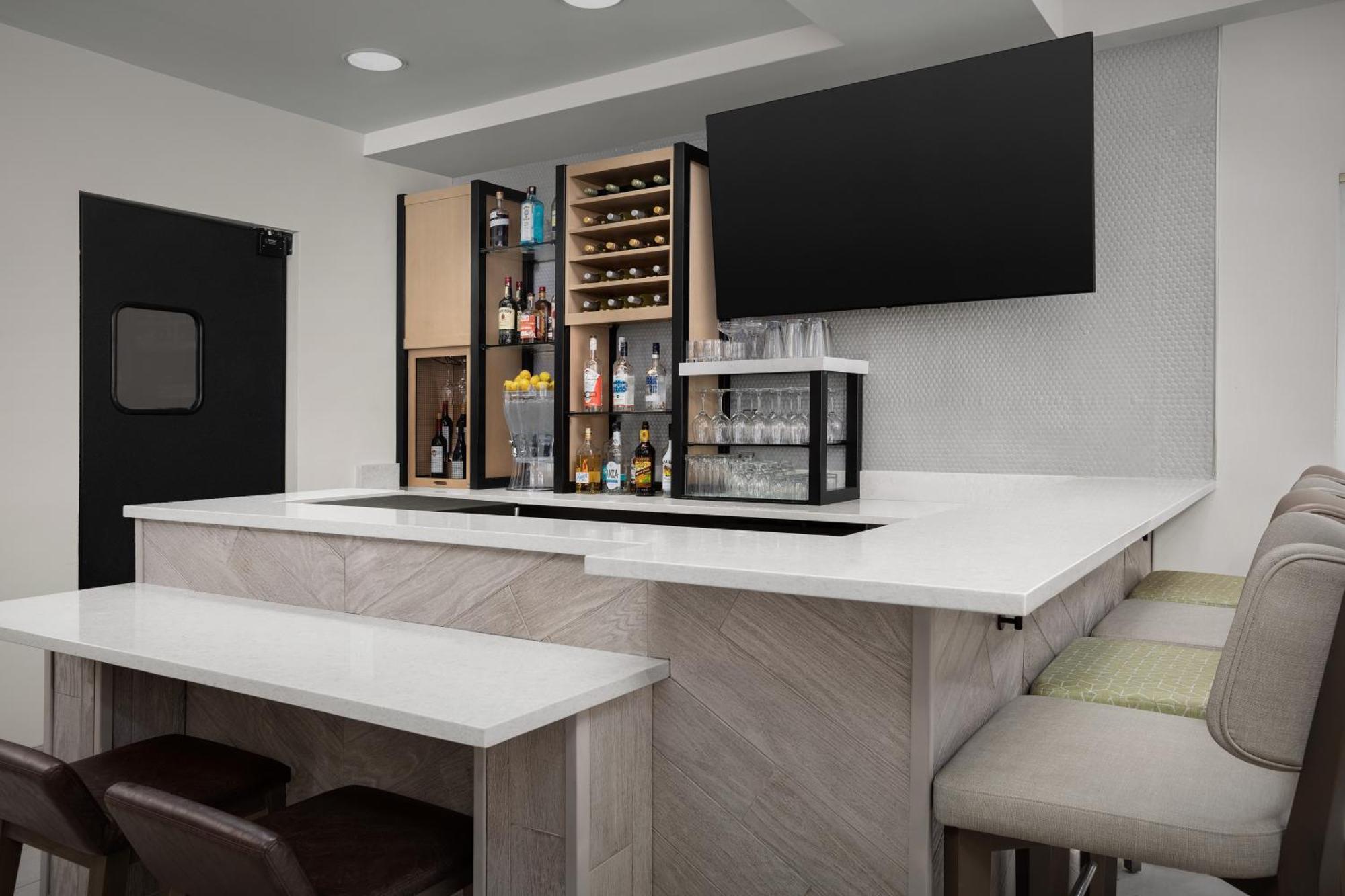 Hilton Garden Inn Colorado Springs North Екстериор снимка