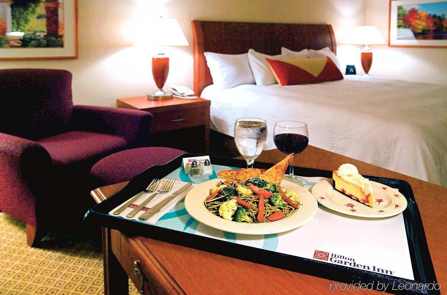 Hilton Garden Inn Colorado Springs North Стая снимка