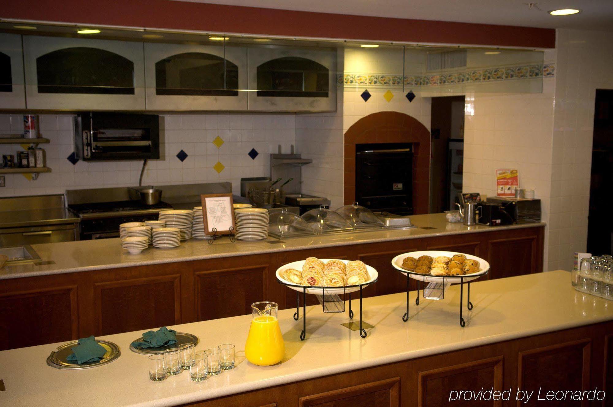 Hilton Garden Inn Colorado Springs North Ресторант снимка